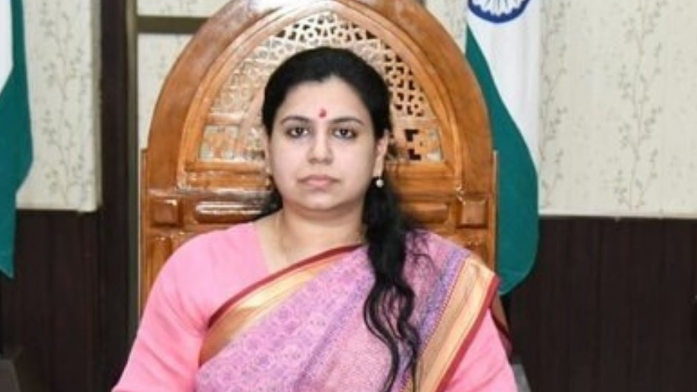 IAS Divya Mittal ने दिया इस्तीफा.