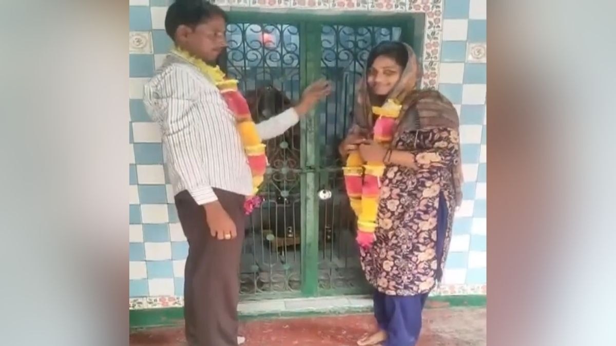 पैसे लेकर मंदिर में कराई गई थी युवक की शादी. (Photo: Screengrab)