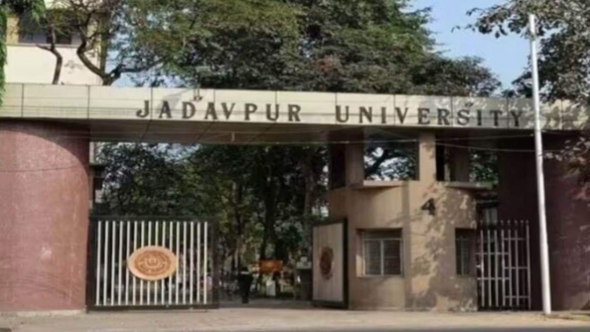 जादवपुर युनिवर्सिटी में दीवारों पर लिखे नारों को लेकर एक बार फिर से विवाद छिड़ गया है. (Photo-फाइल)
