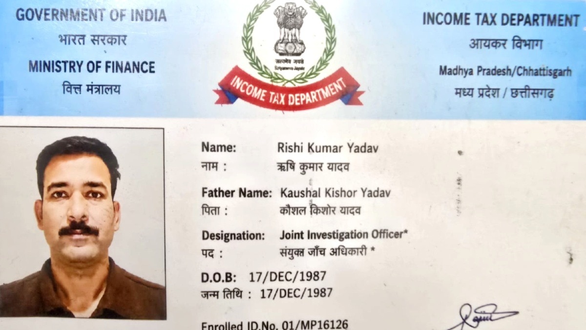 आरोपी ने खुद को बताया इनकम टैक्स डिपार्टमेंट में ज्वाइंट इन्वेस्टिगेशन ऑफिसर.(Photo:ITG)