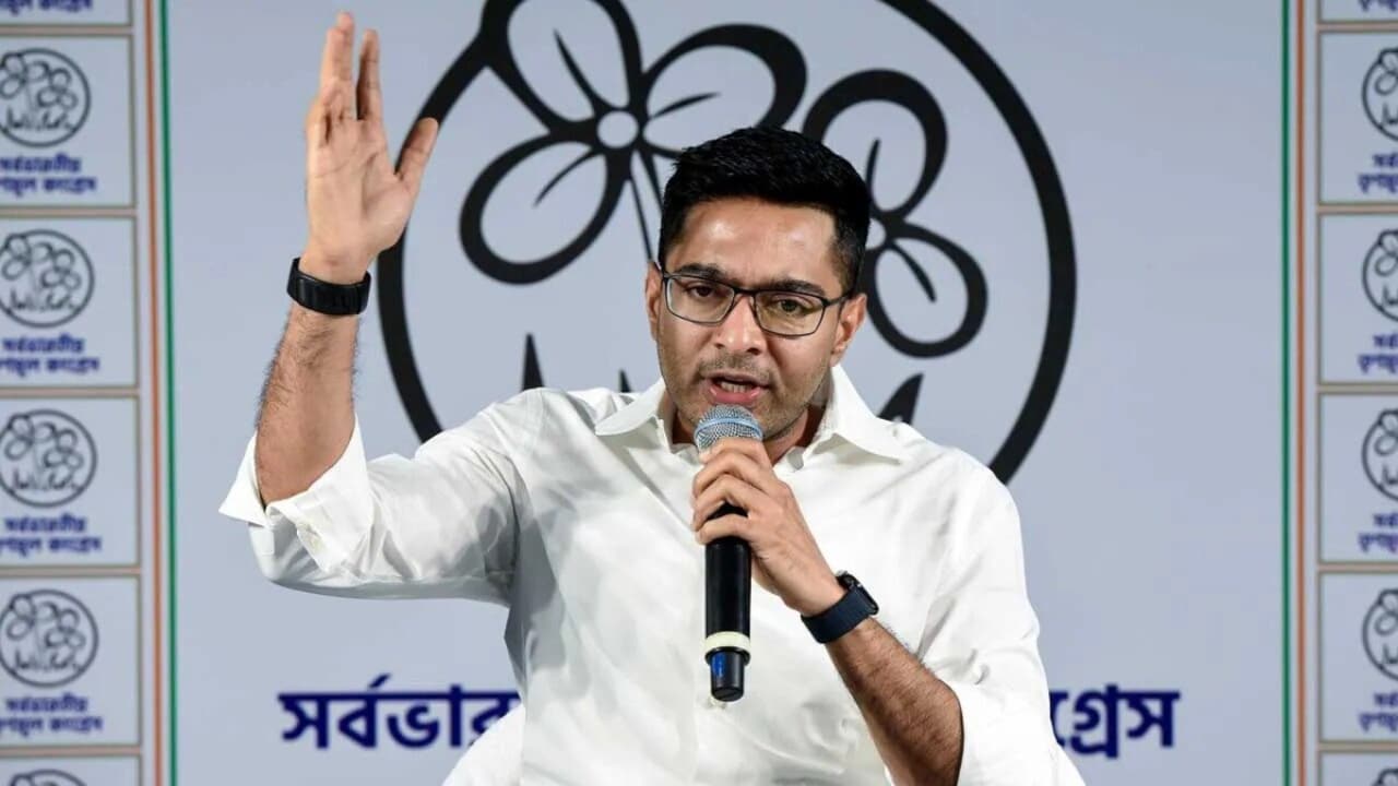 अभिषेक बनर्जी के अकाउंट से ट्रांजैक्शन नॉर्मल, बैंक ने हाई कोर्ट को बताया - abhishek banerjee bank account transactions normalized high court ntc mnrd smsr - AajTak