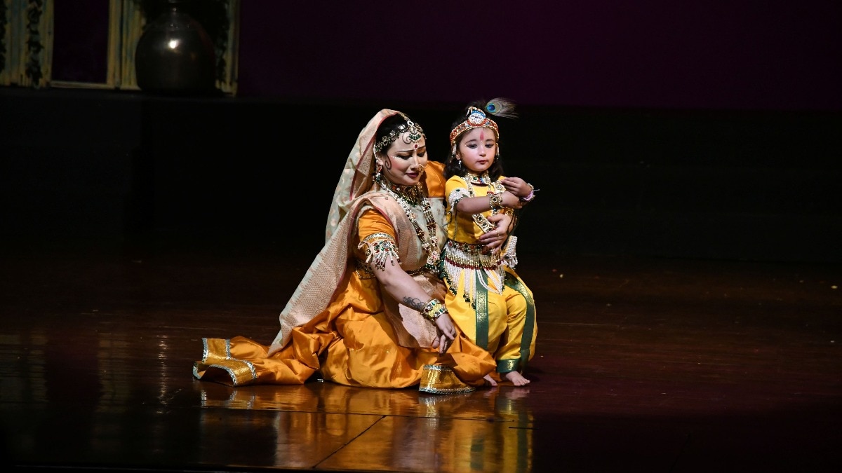 जन्माष्टमी के मौके पर श्रीराम भारतीय कला केंद्र की ओर से नृत्य नाटिका श्रीकृष्णा का मंचन