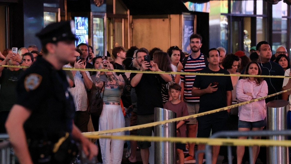 A man and a woman were stabbed within a gap of 20 seconds at New York's Times Square. 