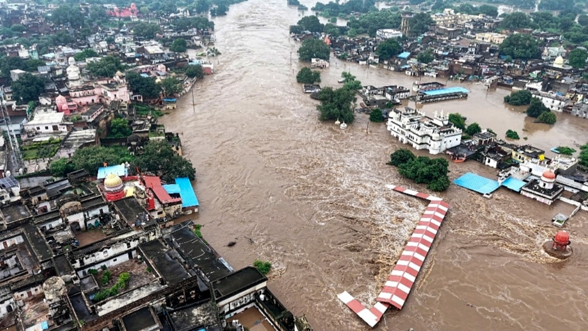 चित्रकूट में बाढ़ का कहर (Photo: PTI)