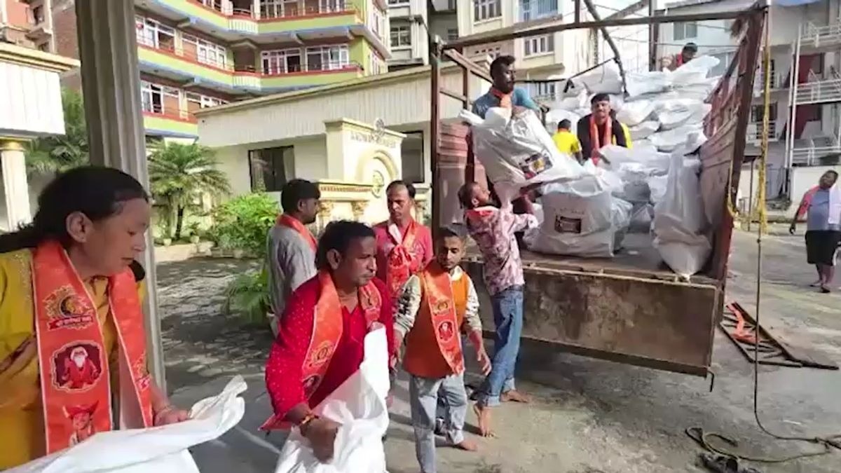 बागेश्वर धाम जन सेवा समिति की ओर से भेजी गई राहत सामग्री. (Photo: Screengrab)