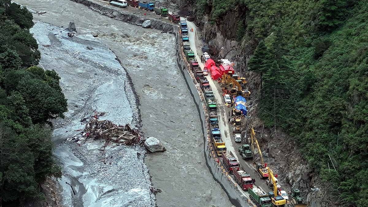 ये ड्रोन तस्वीर ग्यिरोंग पोर्ट की तरफ जाने वाली नई सड़क की है. (Photo: Reuters)