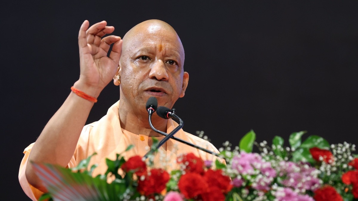 सीएम योगी ने आउटसोर्स कर्मचारियों के लिए कई घोषणाएं की. (Photo ITG)
