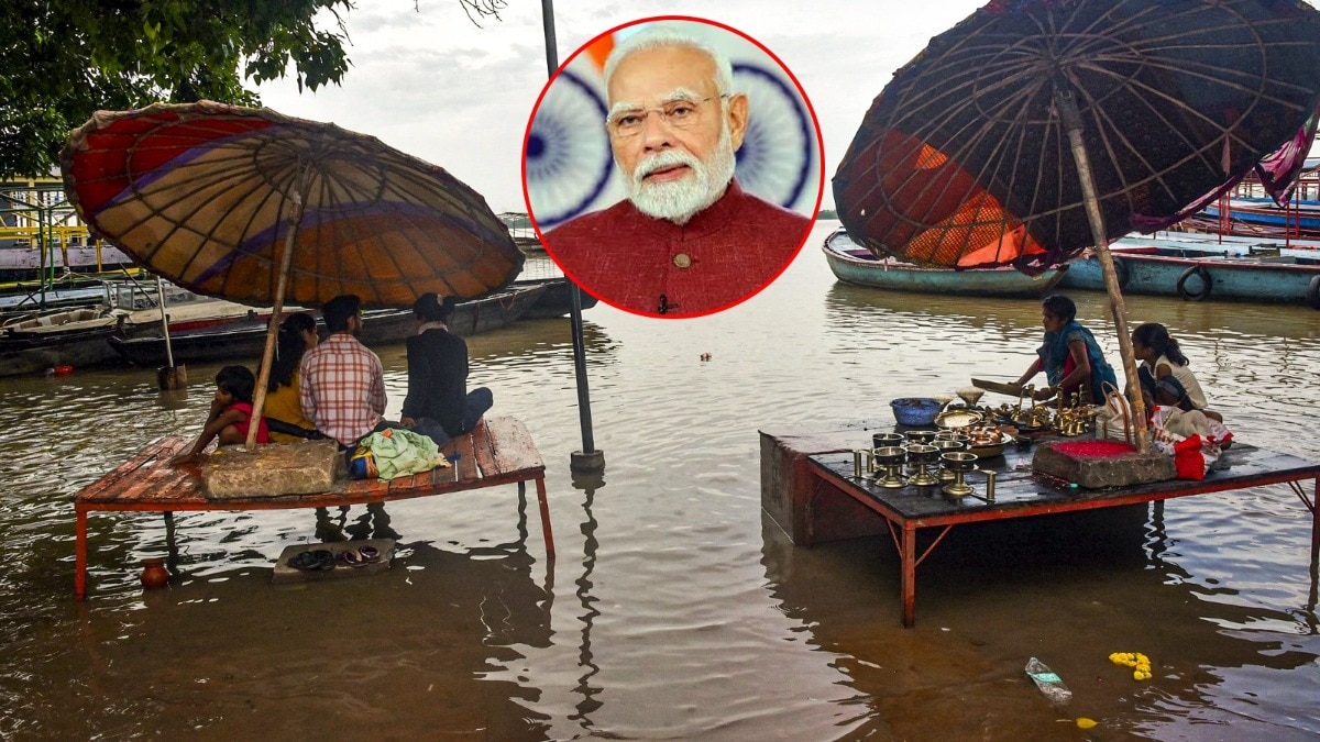 वाराणसी बाढ़ पर प्रधानमंत्री नरेंद्र मोदी ने अधिकारियों से फोन पर बात की (Photo: PTI)