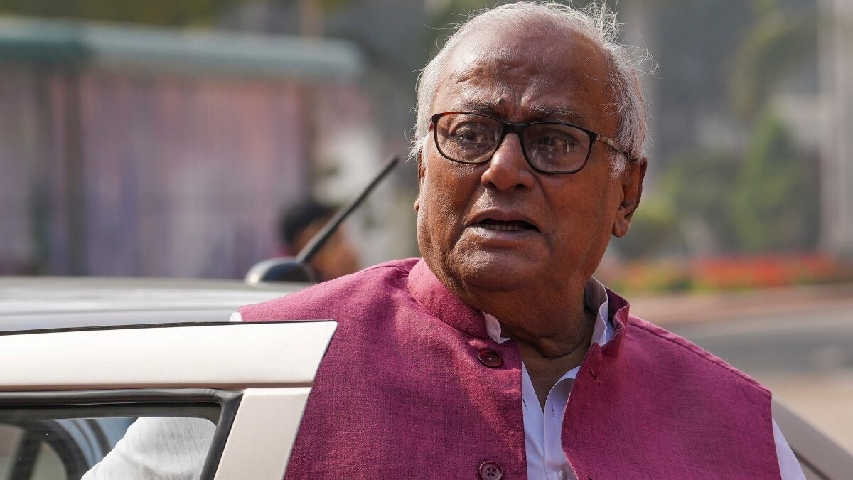 सांसद सौगत रॉय ने बताया कि वह एयरपोर्ट एडवाइजरी कमेटी की बैठक में शामिल होने गए थे. (File Photo- PTI)