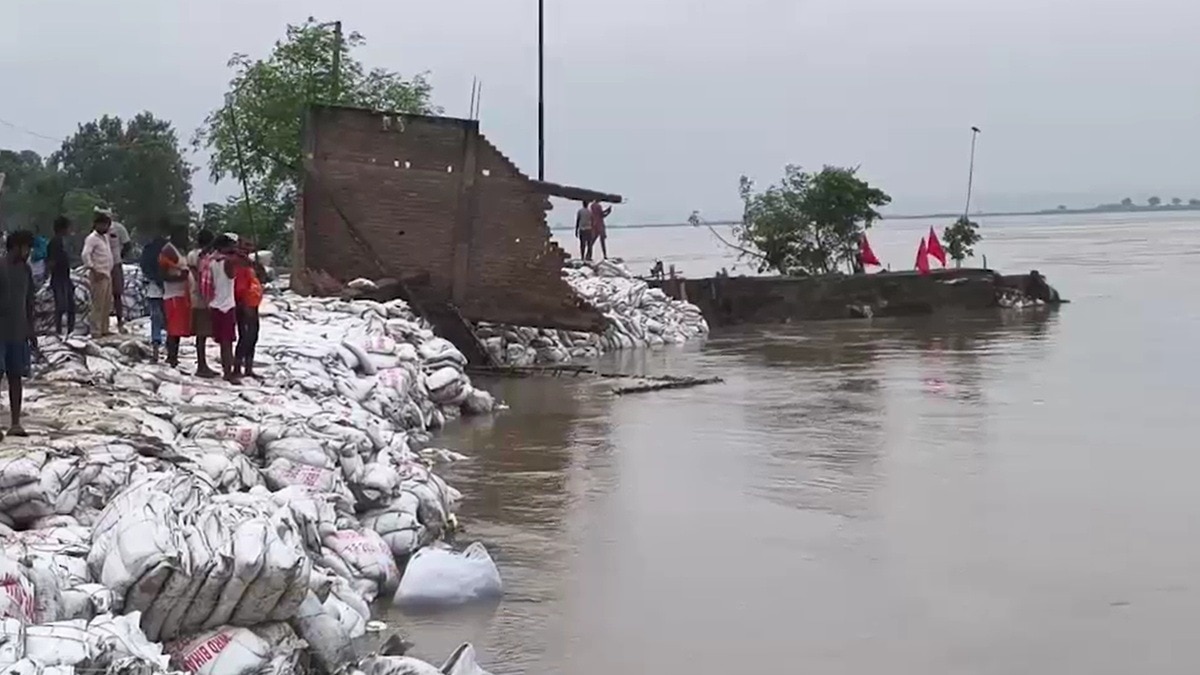 गंगा के बढ़ते जलस्तर से बिहार में अलर्ट. (Photo: Screengrab)