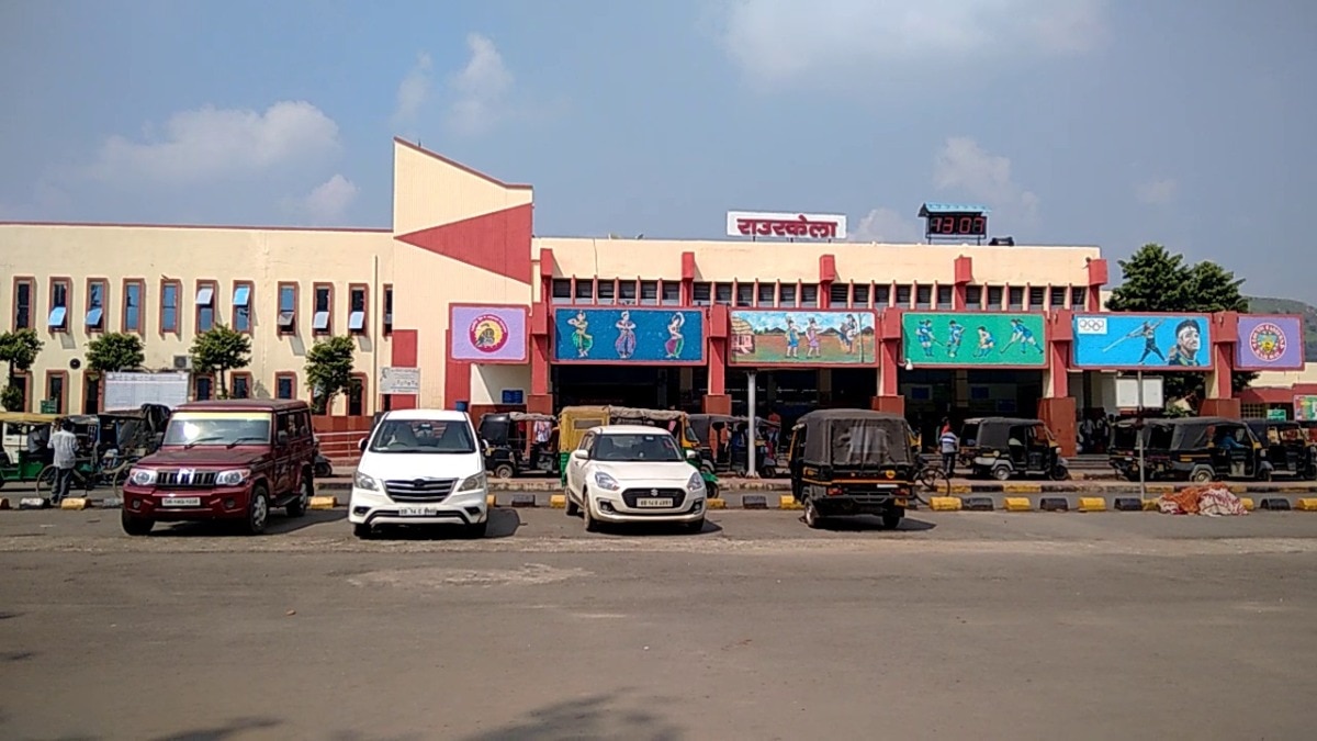 राउरकेला स्टेशन के वाल्व रूम में महिला से दुष्कर्म. (Photo: Screengrab)