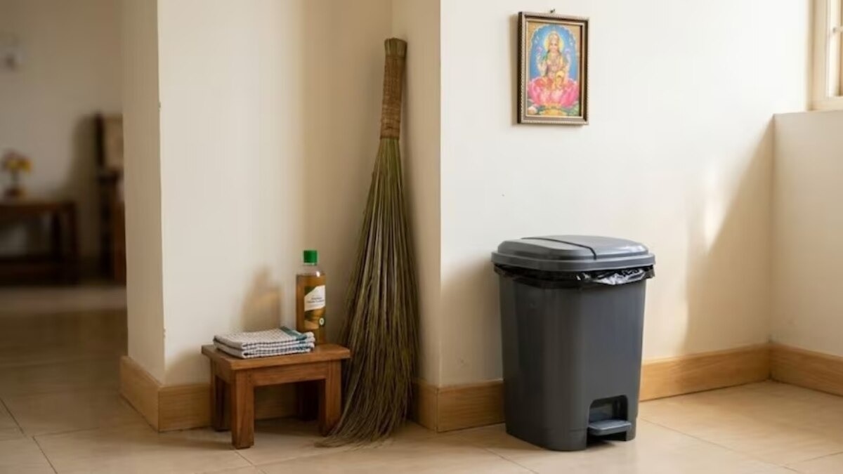 झाड़ू से जुड़े वास्तु टिप्स (Photo: ITG)