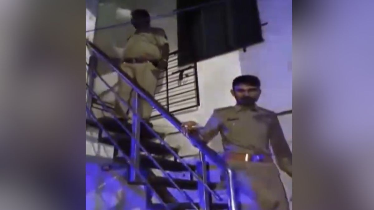 रेस्क्यू ऑपरेशन का वीडियो आया सामने. (Photo: Screengrab)