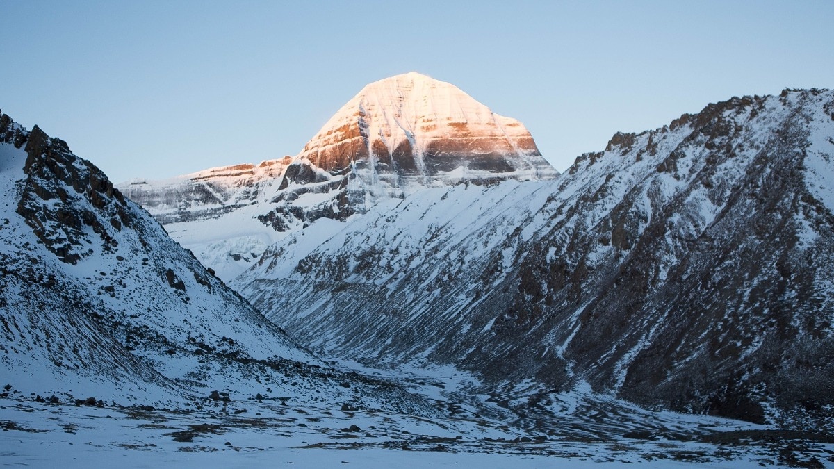 कैलाश पर्वत तिब्बत में स्थित है. (Photo: Pexels)
