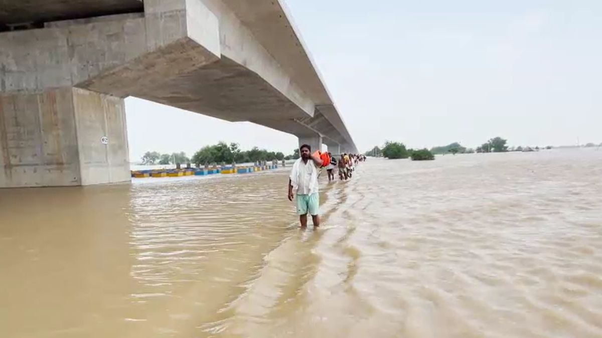 राघोपुर का बाढ़ से बुरा हाल (Photo: ITG)