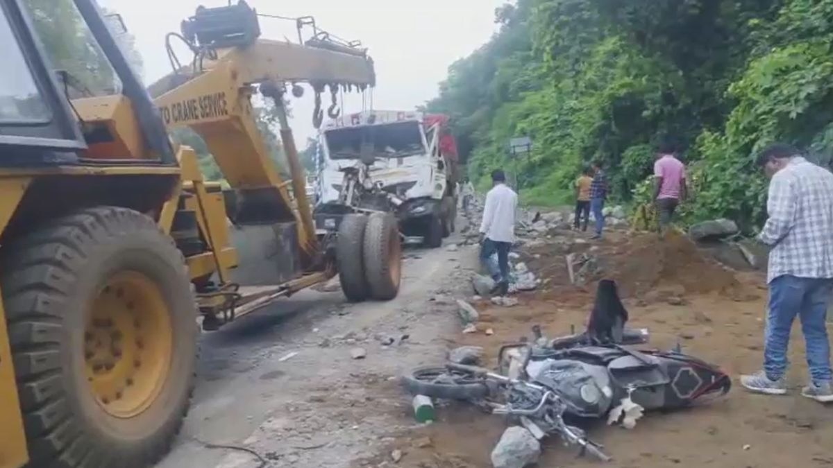 सड़क हादसे से थर्रा उठी चुटूपालू घाटी. (Photo: Screengrab)