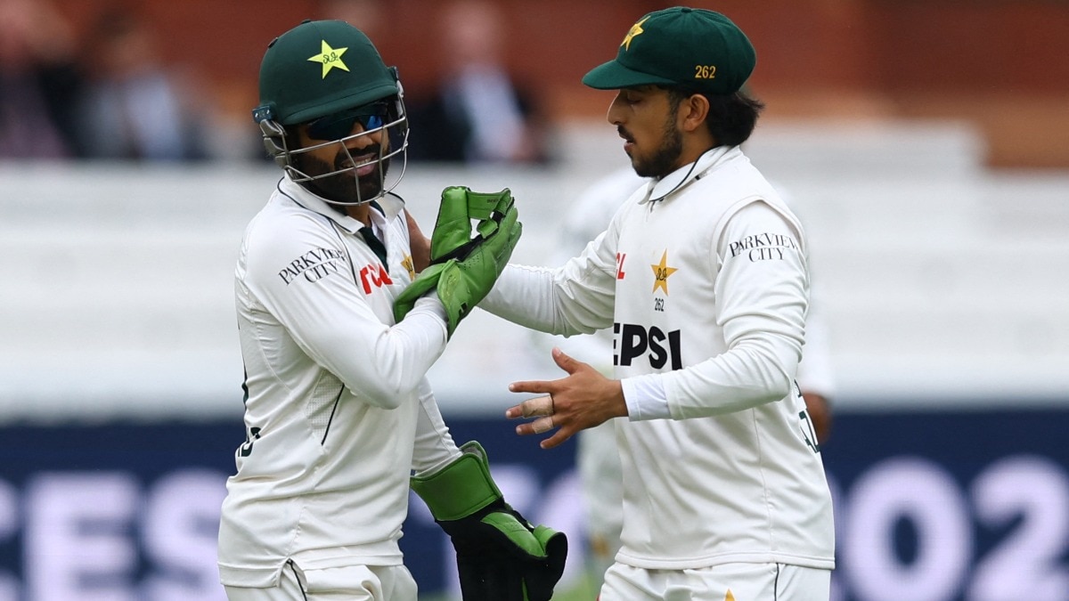 रिजवान, इमाम समेत 7 खिलाड़ी इंग्लैंड से लौटे, अब PCB में ‘क्लीन-अप’ की तैयारी! आक‍िब जावेद पर भी गिरेगी गाज (Photo: Reuters)