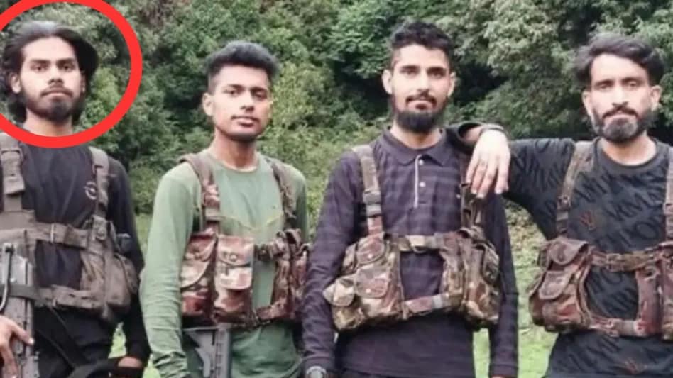 जम्मू-कश्मीर में सुरक्षाबलों ने एनकाउंटर में ढेर किया पाकिस्तानी लश्कर कमांडर यासिर 2 जम्मू-कश्मीर में सुरक्षाबलों ने एनकाउंटर में ढेर किया पाकिस्तानी लश्कर कमांडर यासिर (Photo-ITG)
