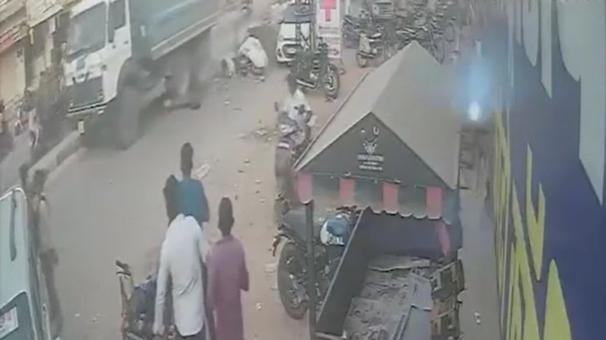 सीसीटीवी में कैद हुआ दर्दनाक हादसा. (Photo: Screengrab)