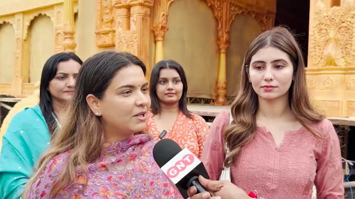 सूरत में तैयार हो रहा विशाल गणेश पंडाल. (Photo: Screengrab)