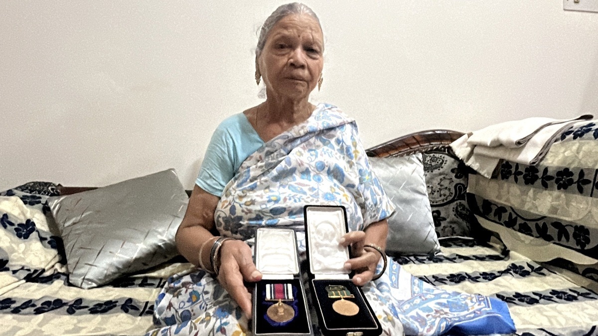 शहीद विवेक सक्सेना के परिवार ने सुनाई तंत्र की बेरुखी.