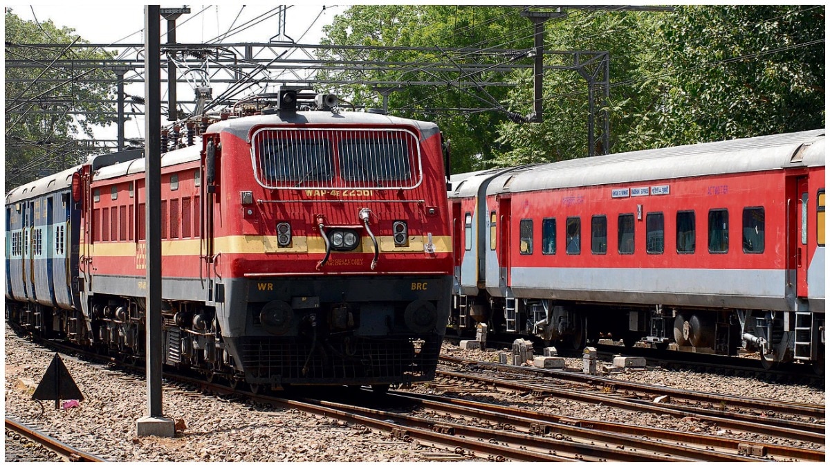 रेलवे ने दिवाली और छठ के लिए यात्रियों की भारी ट्रैफिक को देखते हुए कई फेस्टिवल स्पेशल ट्रेनें चलाईं. (File Photo)