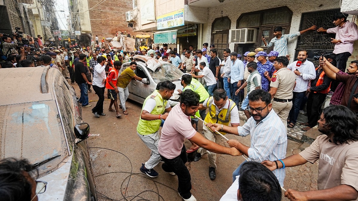 east delhi satya niketan building collapse owner 