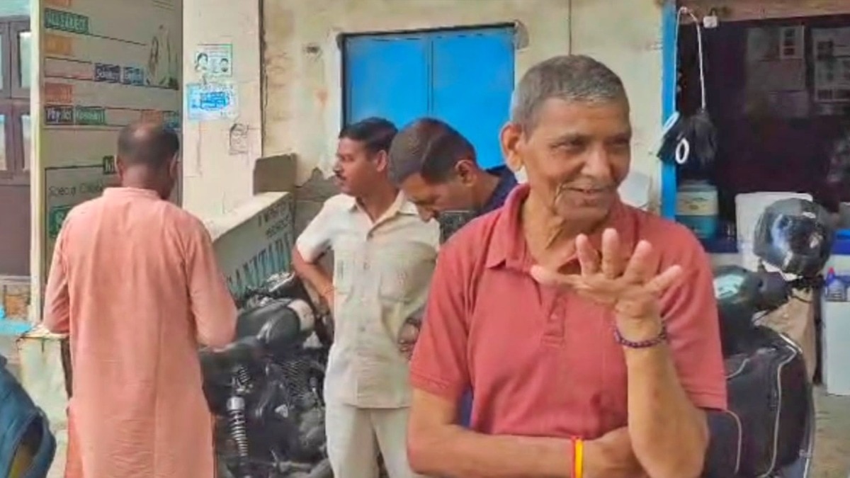 सोसायटी के लोगों ने जताई नाराजगी (Photo- ITG)  
