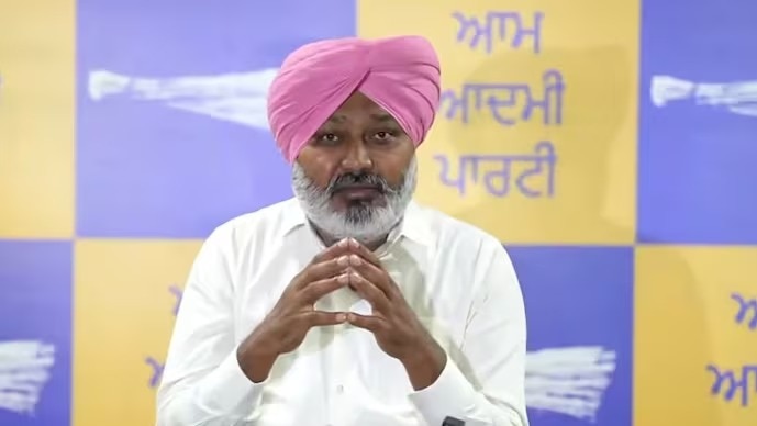  पंजाब के वित्त मंत्री और AAP नेता हरपाल सिंह चीमा से शख्स ने शिकायत की थी. (Photo: X/@HarpalCheemaMLA)