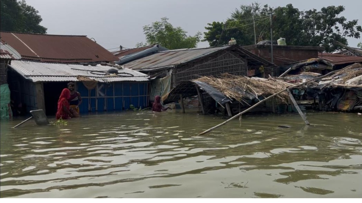 गंगा के उफान से कोसी का पानी बैक मारने से बढ़ी मुसीबत. (Photo: ITG)