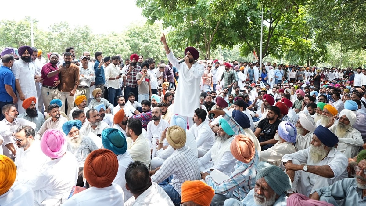 पंजाब कांग्रेस अध्यक्ष राजा वड़िंग ने हरपाल चीमा की गिरफ्तारी को लेकर मार्च निकाला