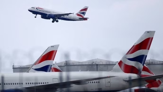 UK: एयर ट्रैफिक कंट्रोल सिस्टम में खराबी से मचा हड़कंप, सैकड़ों उड़ानों पर असर