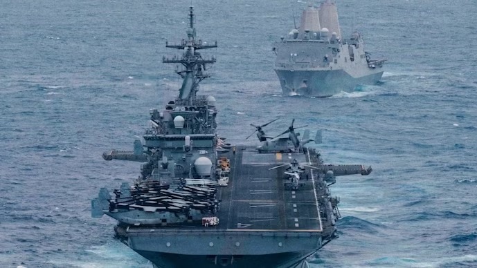 ईरान ने अमेरिकी नौसेना के जहाजों पर तीन दिन में दूसरी बार हमला किया है. (File Photo-X/@CENTCOM)