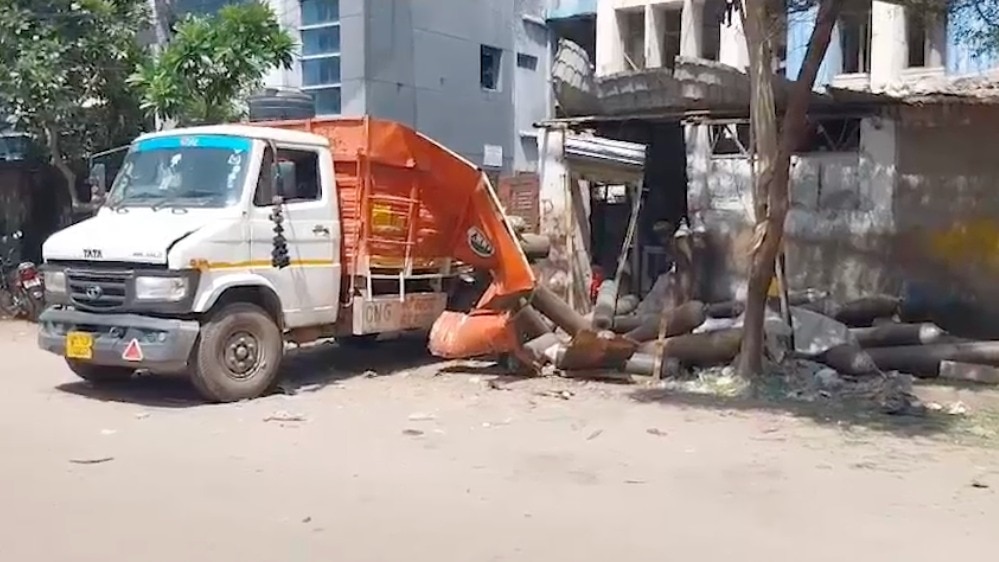 दिल्ली के ओखला फेज-1 में सिलेंडर में ब्लास्ट हुआ (Photo: ITG)