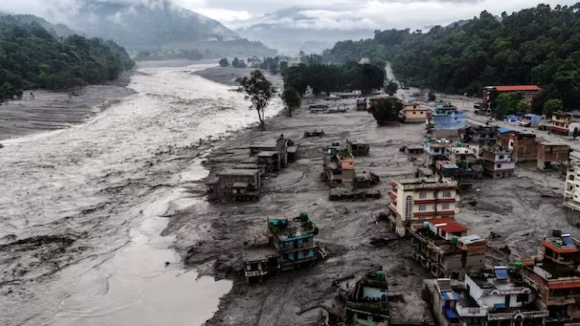  फ्लैश फ्लड के बाद नेपाल में मौतों का आंकड़ा लगातार बढ़ता ही जा रहा है. (Photo-Reauters)