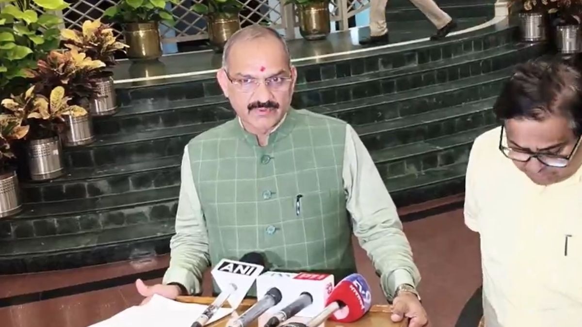 इमारत हादसे में पांच बच्चों और दो मजदूरों की मौत पर अनिल शर्मा ने दुख जताया. (Photo- Social Media)