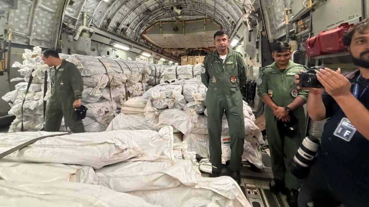 भारतीय वायुसेना का आठवां विमान राहत सामग्री लेकर नेपाल पहुंचा. (Photo-X/@MEAIndia)