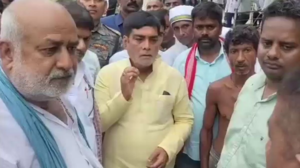 बाढ़ पीड़ित ने प्रभारी मंत्री और पूर्व मंत्री से की थी शिकायत. (Photo: Screengrab)