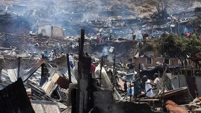 कांगो के दो स्कूलों में भीषण आग से 26 छात्रों की मौत हो गई है. (Photo-Reuters)