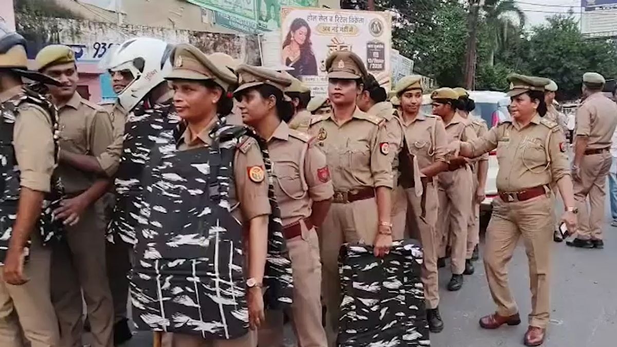 सहारनपुर में मस्जिद ध्वस्तीकरण के बाद मुजफ्फरनगर में हाई अलर्ट, जुमे की नमाज से पहले पुलिस का फ्लैग मार्च – Muzaffarnagar Police on High Alert Friday Prayers Saharanpur Mosque Demolition lcla