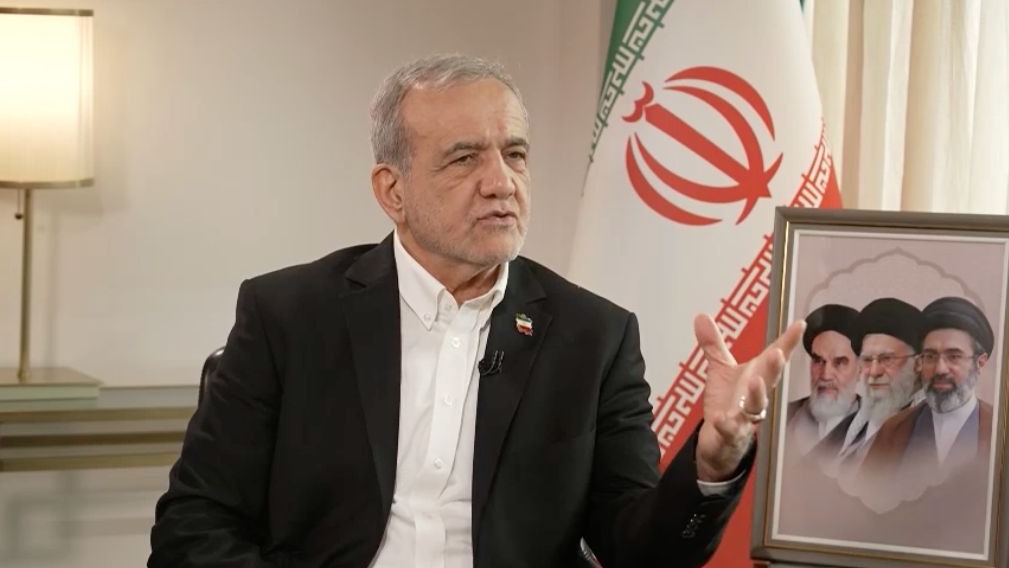 Iran President masoud pezeshkian on American dollar (Photo: ITG)