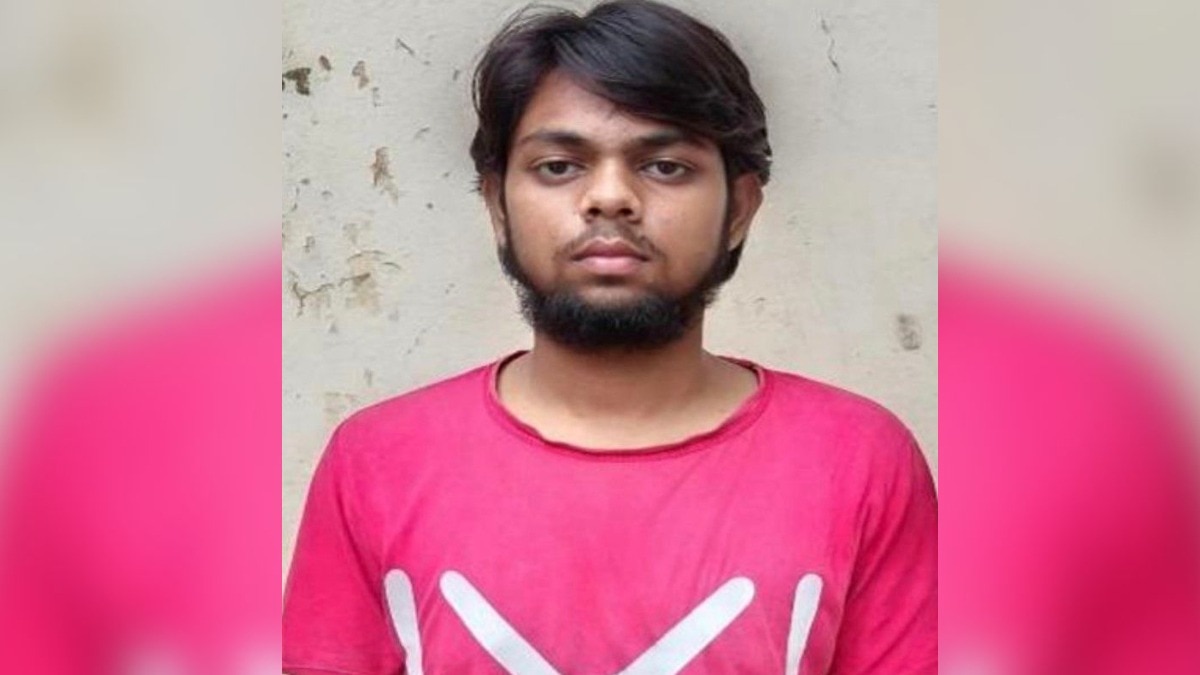 एटीएस का दावा है कि नबील ने ग्रुप में 'जिहाद करने के 44 तरीके' नाम की किताब शेयर की थी. (Photo: ITG)