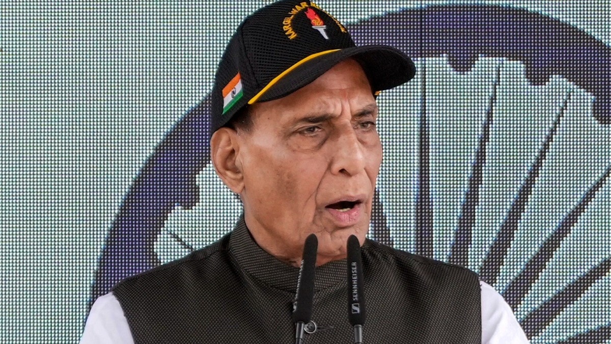 आतंकियों  को घुसकर मार रही है हमारी सेना: राजनाथ सिंह (File PTI photo)