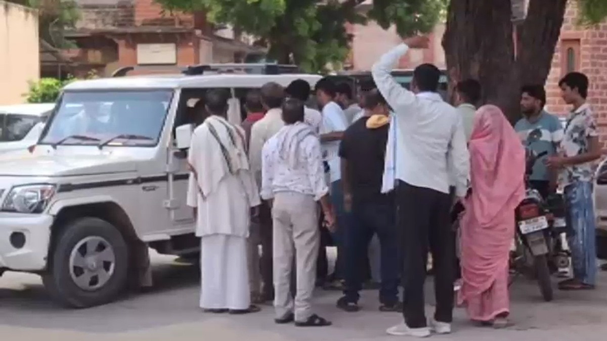 हादसे में 6 की हालत है गंभीर. (photo: Screengrabs)