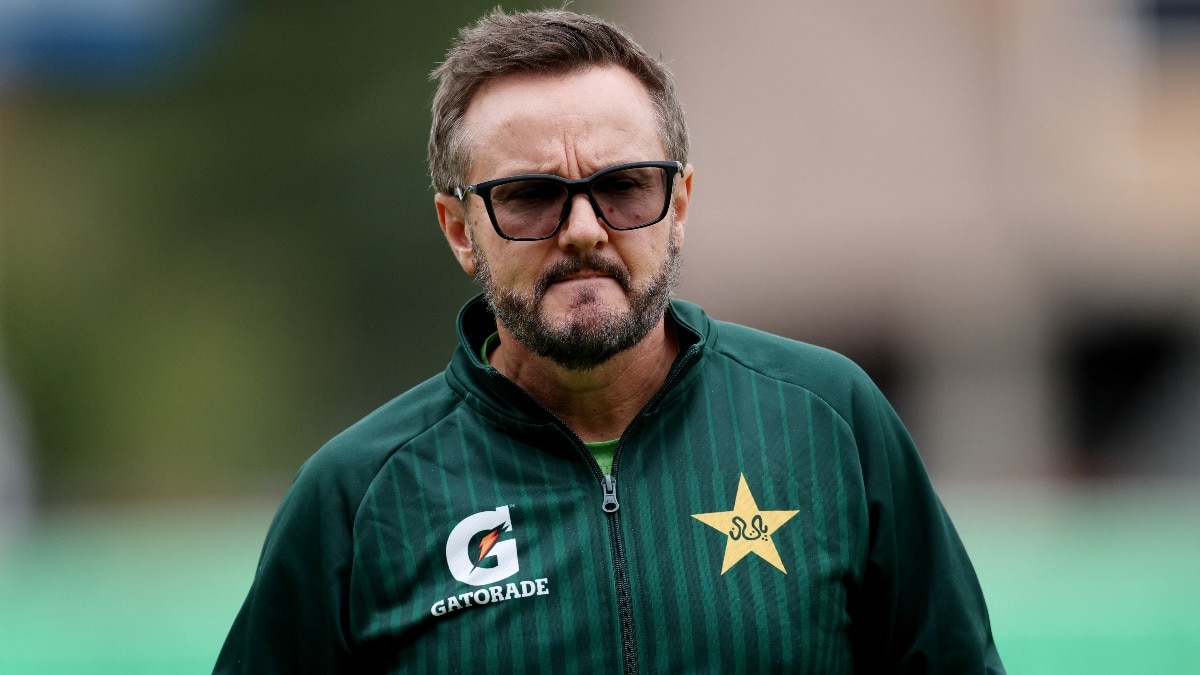 पाकिस्तान की टेस्ट टीम संभालने को तैयार माइक हेसन, 0-3 की हार के बाद दिए संकेत, PCB जल्द लेगा कॉल