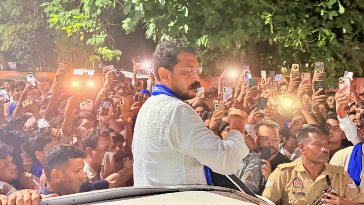बाराबंकी पुलिस-प्रशासन पर बरसे सांसद चंद्रशेखर (Photo- Screengrab)