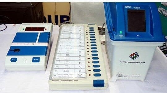 यूपी चुनाव 2027 से पहले EVM-VVPAT को लेकर खास वर्कशॉप कराई जा रही है. (Photo- ITGD)