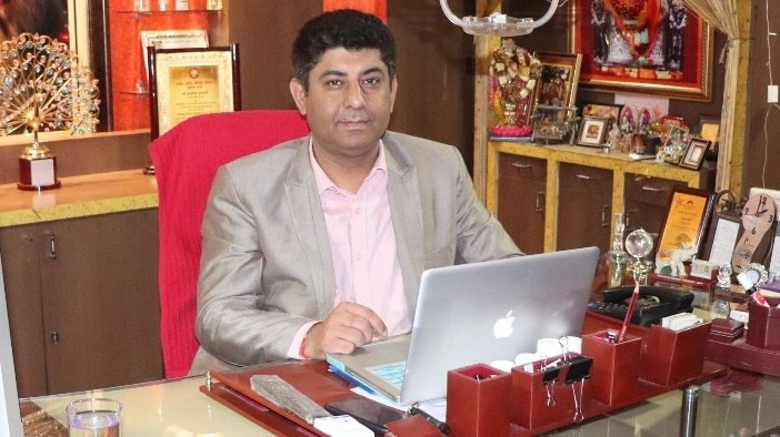 ठगी का आरोपी कन्हैया गुलाटी (File Photo)