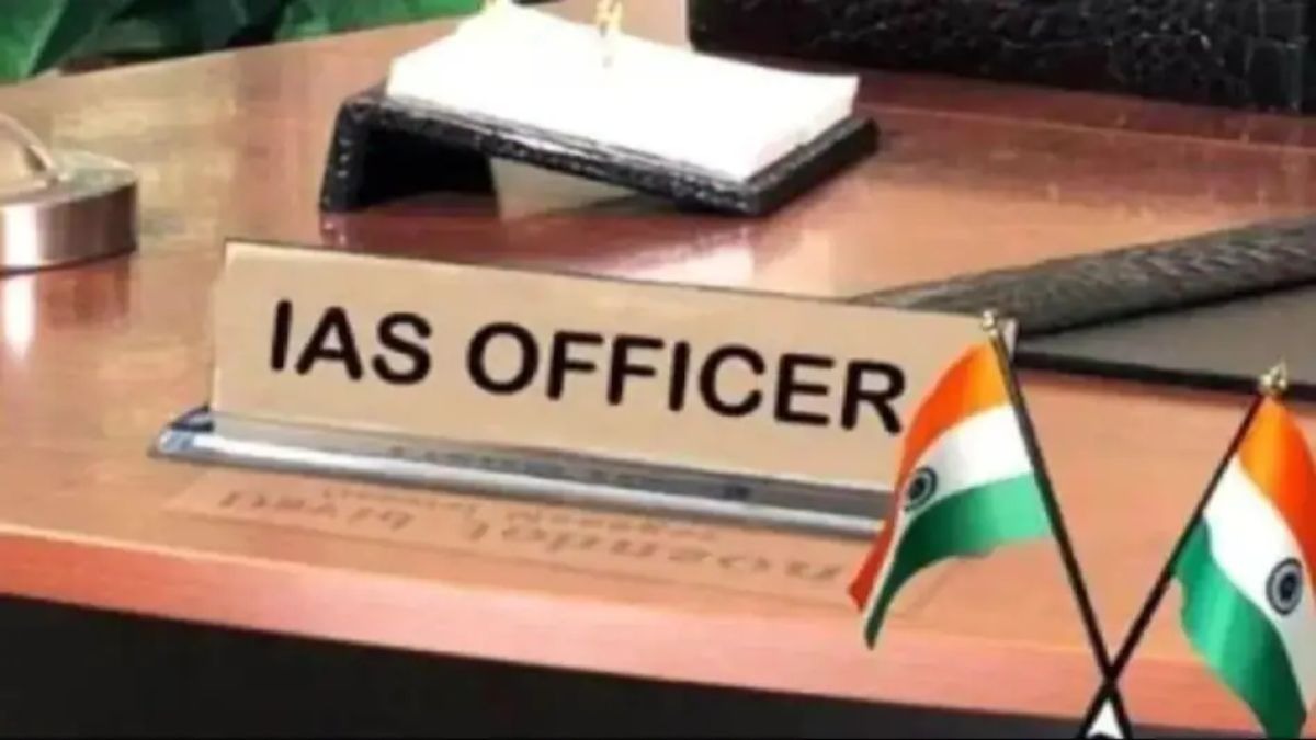 यूपी में कई अफसरों का प्रमोशन भी हुआ है. (File Photo: ITG)