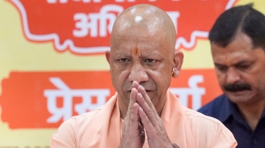 सीएम योगी आदित्यनाथ ने प्रयागराज में वकीलों के लिए तीन बड़े ऐलान किए हैं